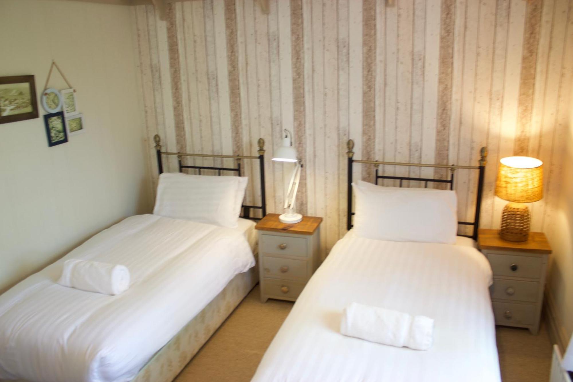 Durdle Door Hotel Lulworth Cove Exterior photo